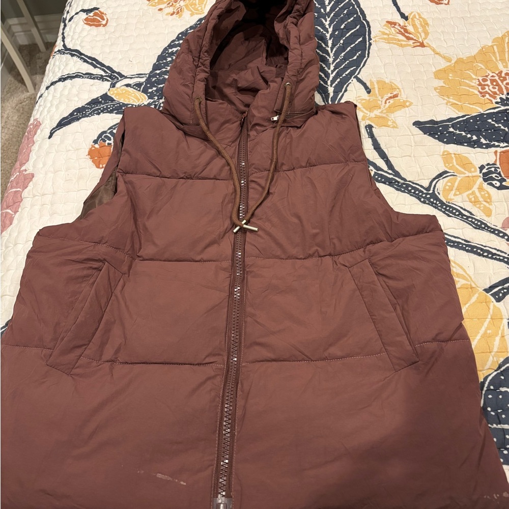 Chic Tan Puffer Vest with Hood